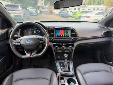 Hyundai Elantra (Avante)