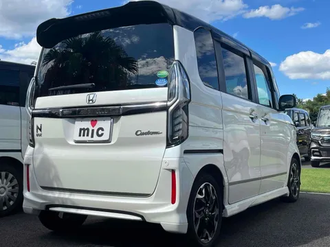 Honda N-BOX Custom
