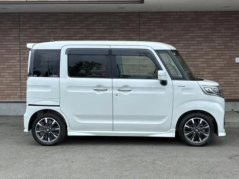 Suzuki Spacia Custom