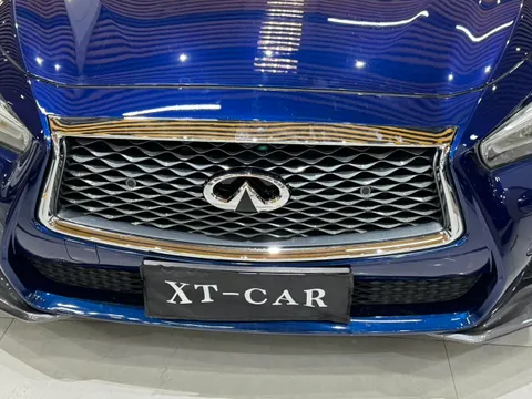 Infiniti Q50L