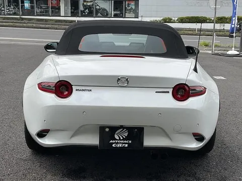 Mazda MX-5 (Roadster)
