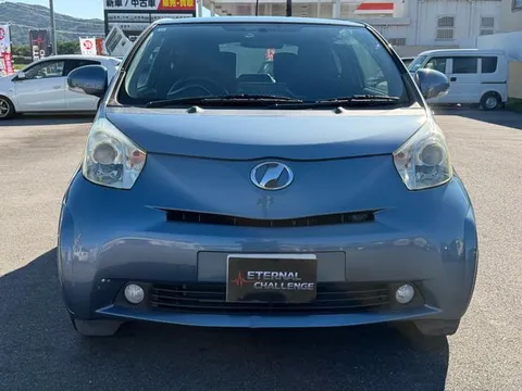Toyota iQ