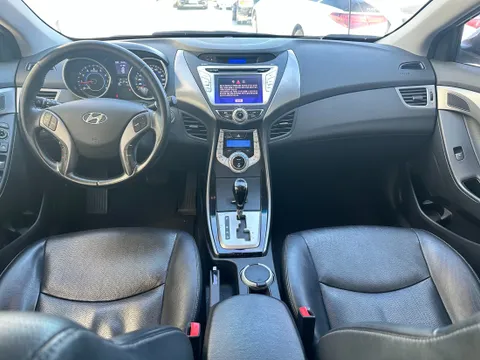 Hyundai Elantra (Avante)