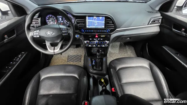 Hyundai Elantra (Avante)