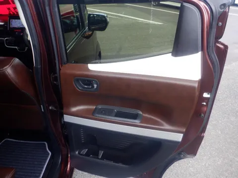 Honda N-BOX Slash