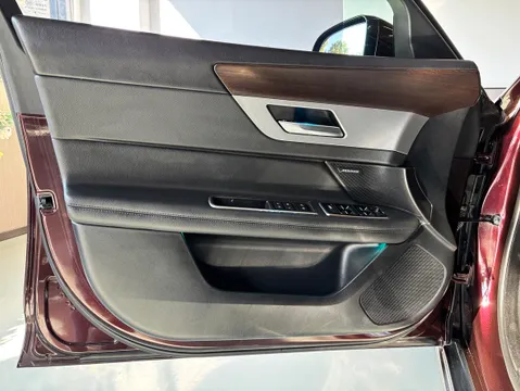 Jaguar XFL