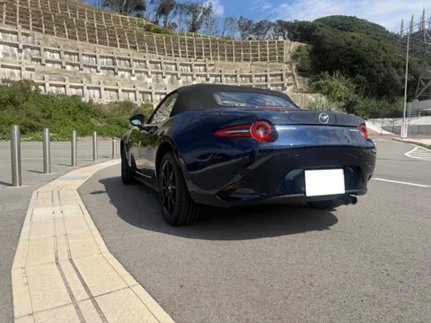 Mazda MX-5 (Roadster)