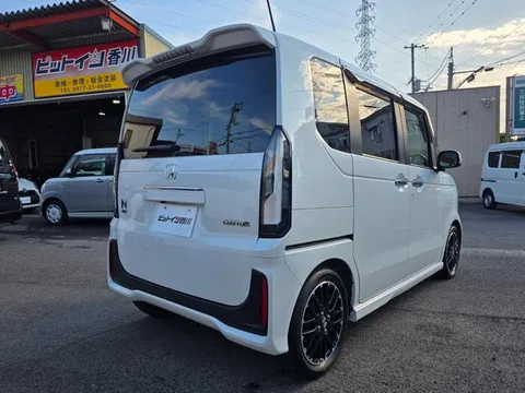Honda N-BOX Custom