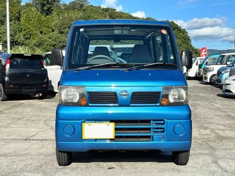 Nissan Clipper Van