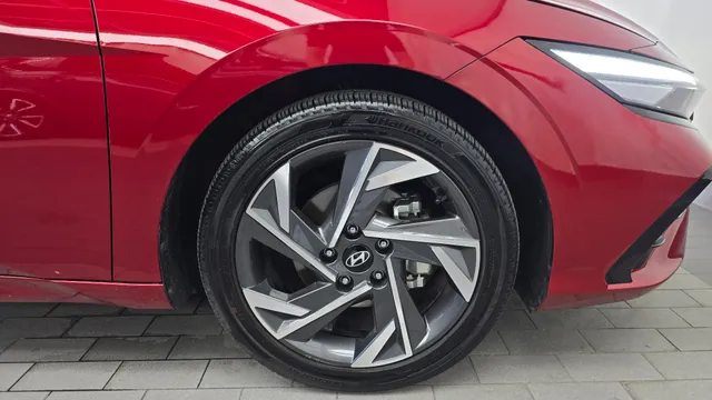 Hyundai Elantra (Avante)