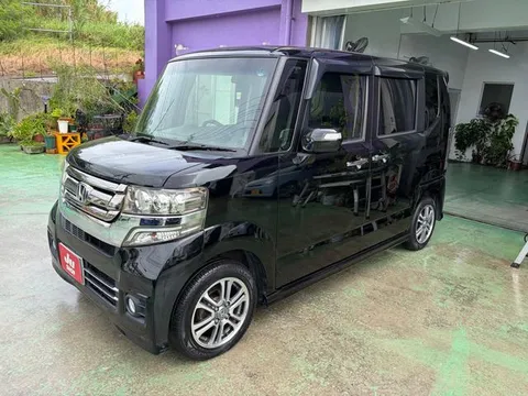Honda N-BOX Custom