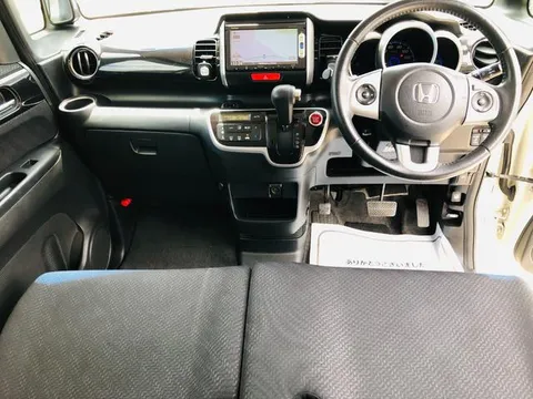 Honda N-BOX Plus Custom