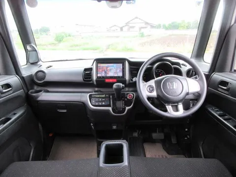 Honda N-BOX Custom
