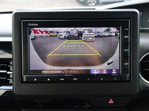 Honda N-BOX Custom