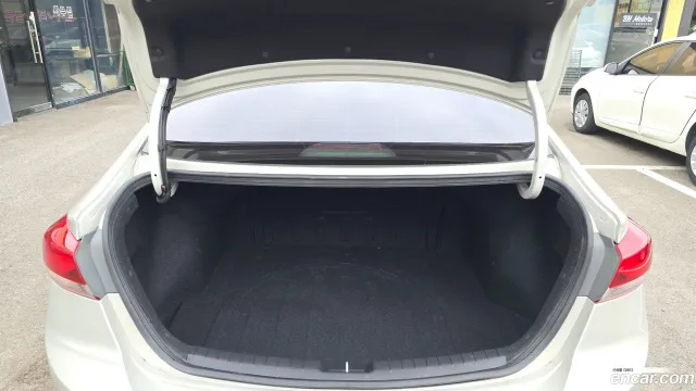 Hyundai Elantra (Avante)