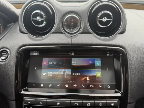 Jaguar XJ