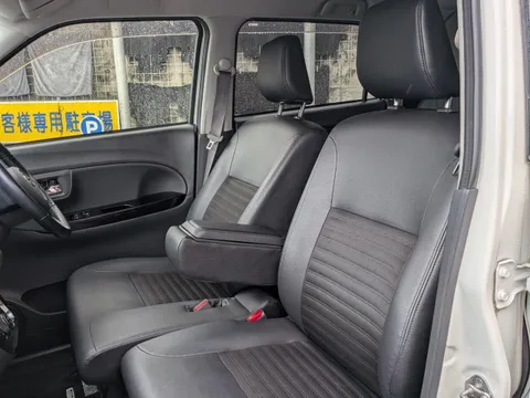 Toyota Pixis Joy
