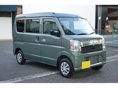 Nissan Clipper Van