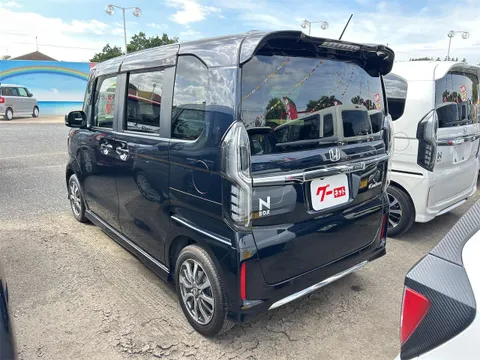 Honda N-BOX Custom