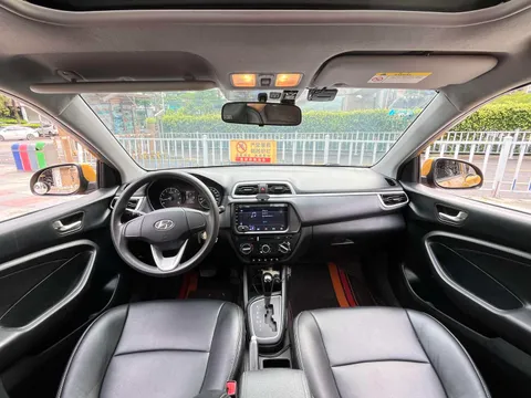 Hyundai Reina