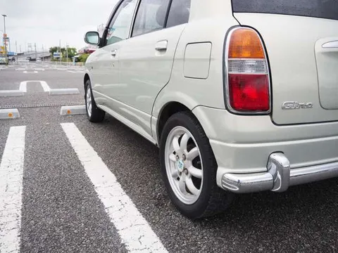 Daihatsu Mira Gino
