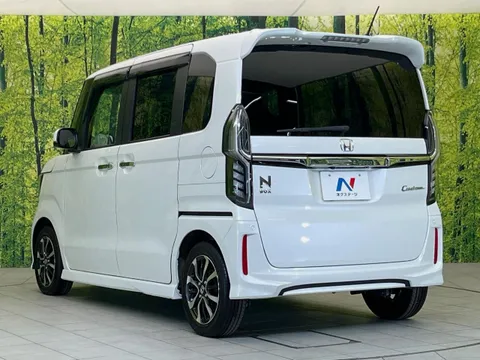 Honda N-BOX Custom