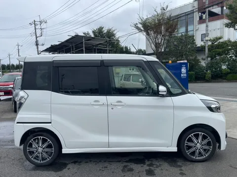 Mitsubishi eK Space Custom