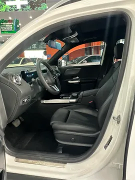 Mercedes-Benz Mercedes-Benz GLB