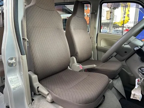 Mitsubishi Minicab Van