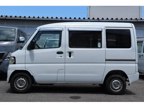 Mitsubishi Minicab Van