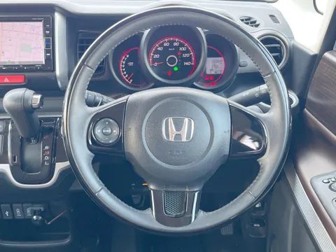 Honda N-BOX Slash