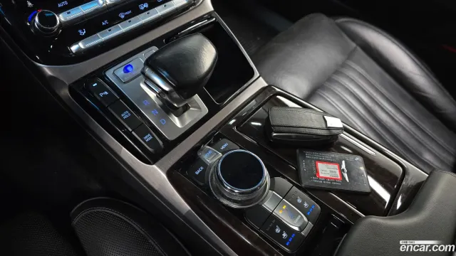 Genesis G90 (EQ900)