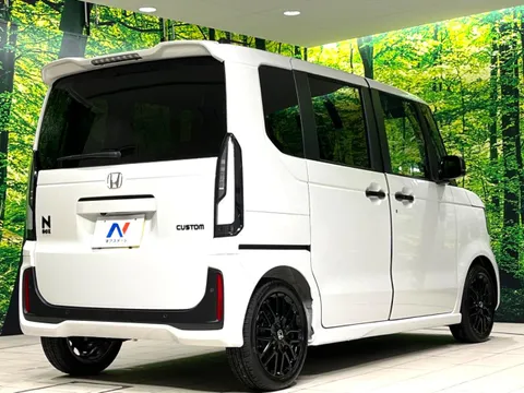 Honda N-BOX Custom