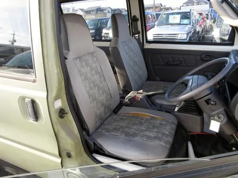 Mitsubishi Minicab Van