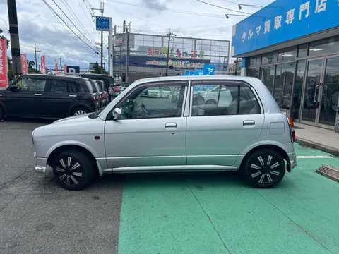 Daihatsu Mira Gino