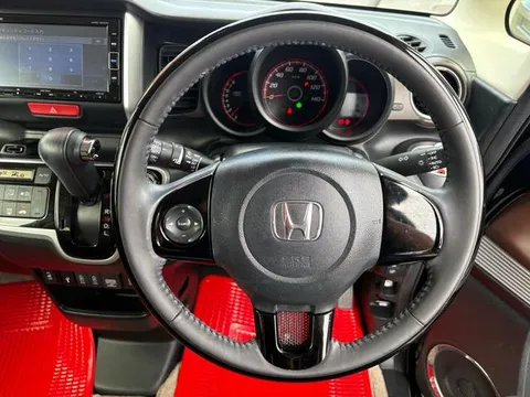 Honda N-BOX Slash