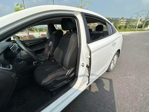Roewe i5