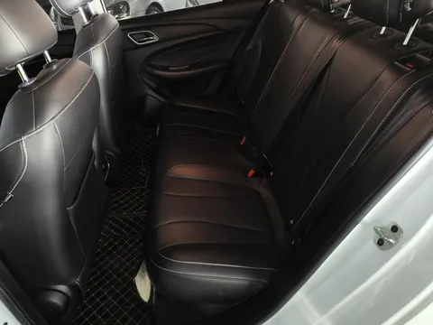 Roewe i5