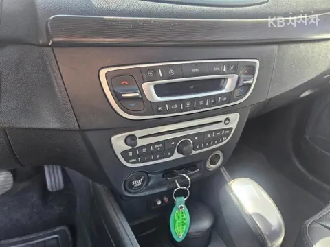Renault SM3