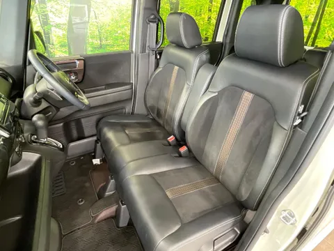 Honda N-BOX Custom