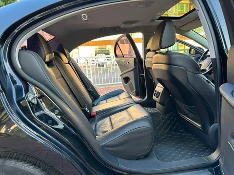 Hongqi H7