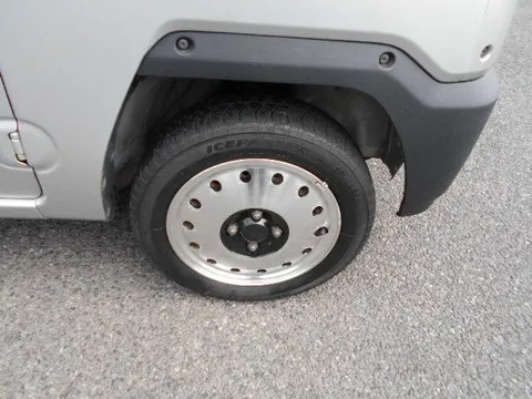 Daihatsu Naked