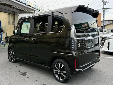 Honda N-BOX Custom