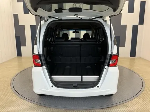 Honda Freed Spike