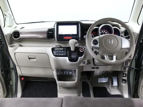 Honda N-BOX Slash