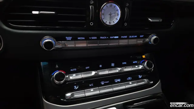 Genesis G90 (EQ900)