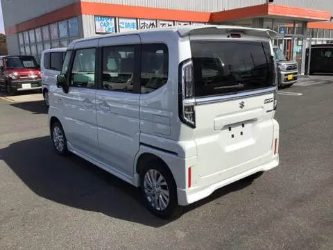 Suzuki Spacia
