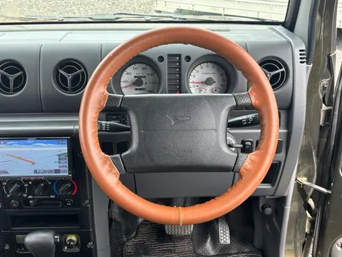 Daihatsu Naked