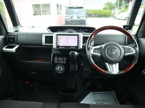 Toyota Pixis Mega