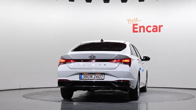 Hyundai Elantra (Avante)